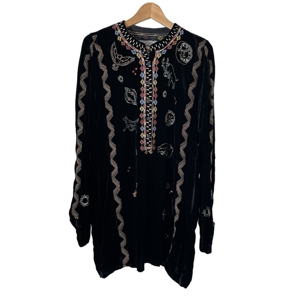 BIYA x JOHNNY WAS Lyra Embroidered Constellation Velvet Tunic Top - Picture 3 of 14